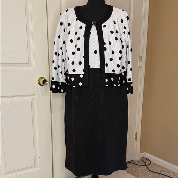 Danny & Nicole Dresses & Skirts - Danny & Nicole Black and White Polka Dot Midi Dress